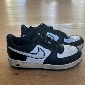 Nike Kids Black and White Sneakers